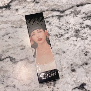 Qveen Studio Partners in Crime Lip Liner Duo Spray Tan + SOS